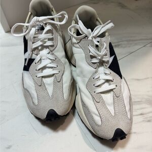 New Balance 327 sneakers women’s size 6